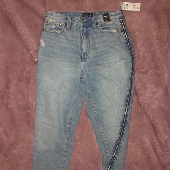 jeans with zipper on side